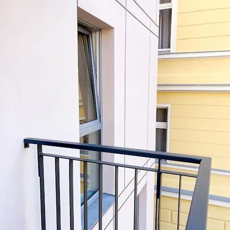 Sapphire & Balcony 312 公寓